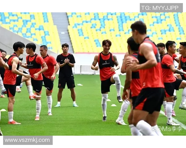 恒大与富力激战八月一日争夺中超联赛关键三分的精彩对决